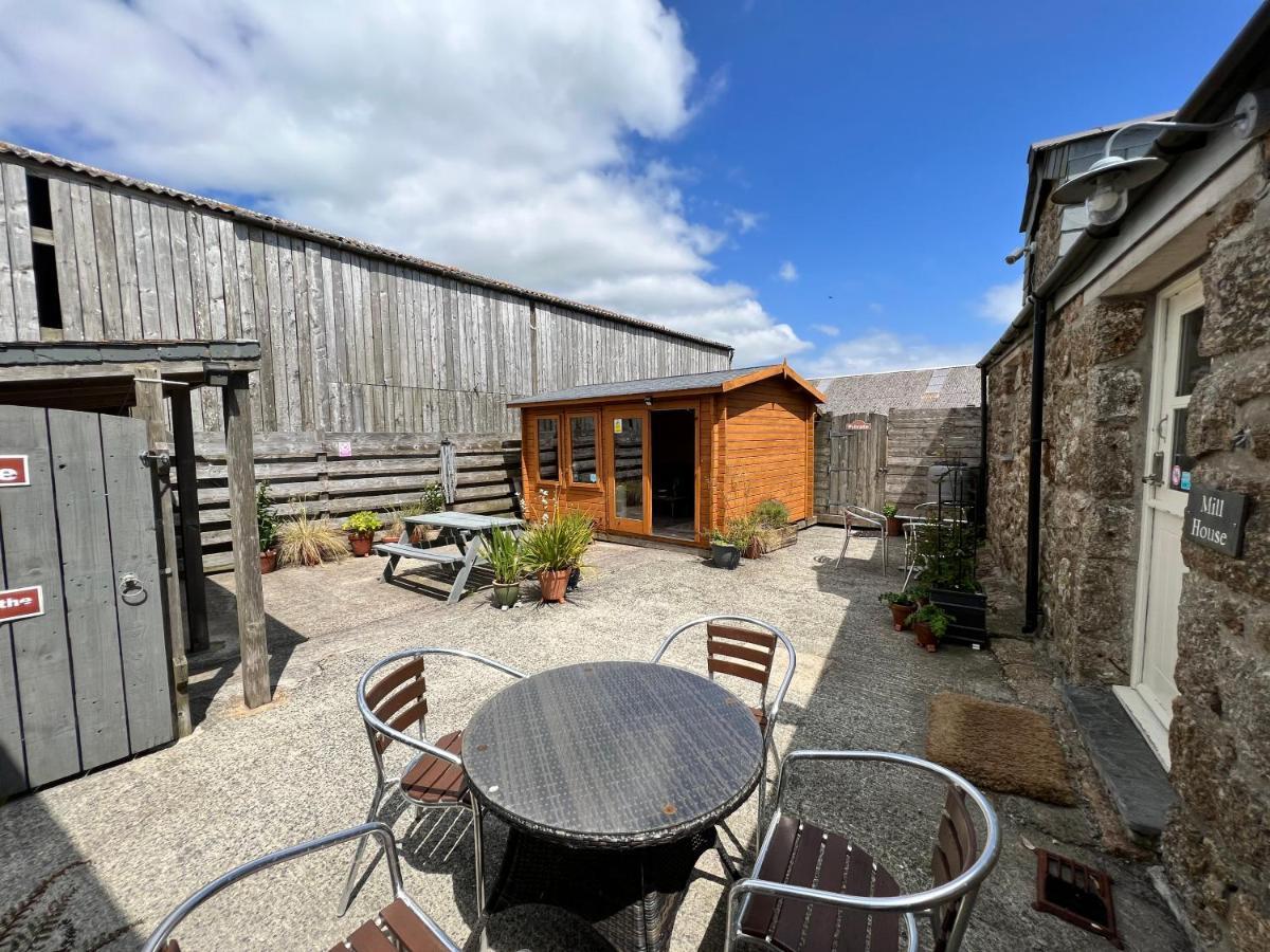 Lands End Hostel And B&B Sennen Esterno foto